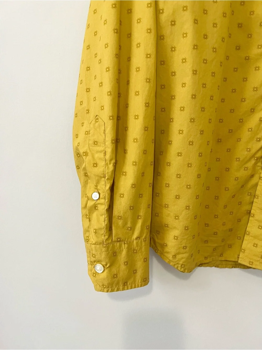 Banana Republic Mens Shirt Medium M Slim Fit Mustard Yellow Geometric Pattern